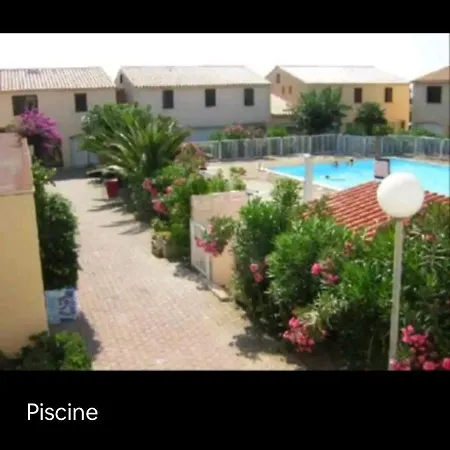Appartamento Barcarès village face à la plage studio rénové classé piscine parking 4 couchages *
