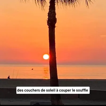 Appartamento Barcarès village face à la plage studio rénové classé piscine parking 4 couchages *