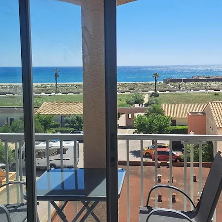 Appartamento Barcarès village face à la plage studio rénové classé piscine parking 4 couchages